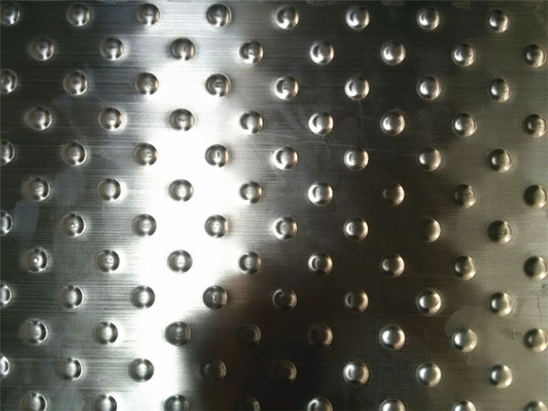 Stainless steel patterned plate